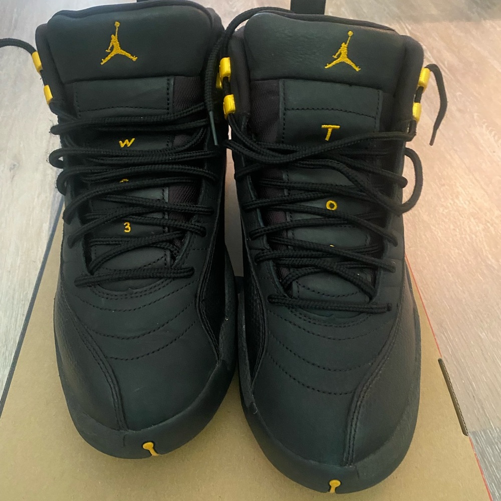 Jordan retro 12 Black and Gold Men's Sneakers size 11 Black/Taxi
